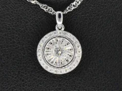 Pendentif en or blanc avec diamants 0,75 carat