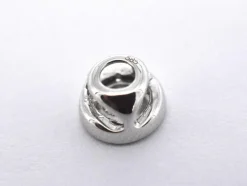 Pendentif en or blanc avec un diamant taille brillant