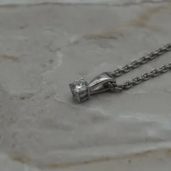 Pendentif en or blanc diamant