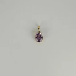 Pendentif en or jaune 18 carats avec améthyste ovale