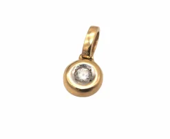 Pendentif en or jaune 750 et diamants
