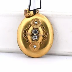 Pendentif en or jaune, diamants et perles