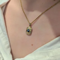 Pendentif en or jaune diamants et saphir