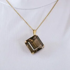 Pendentif en or jaune et quartz fumé