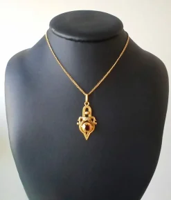 Pendentif en or jaune et grenat, époque Napoléon III