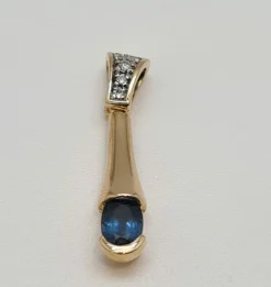 Pendentif en Or jaune saphirs, diamants naturels