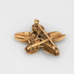 Pendentif fleur victorienne antique en or et émail noir avec diamant