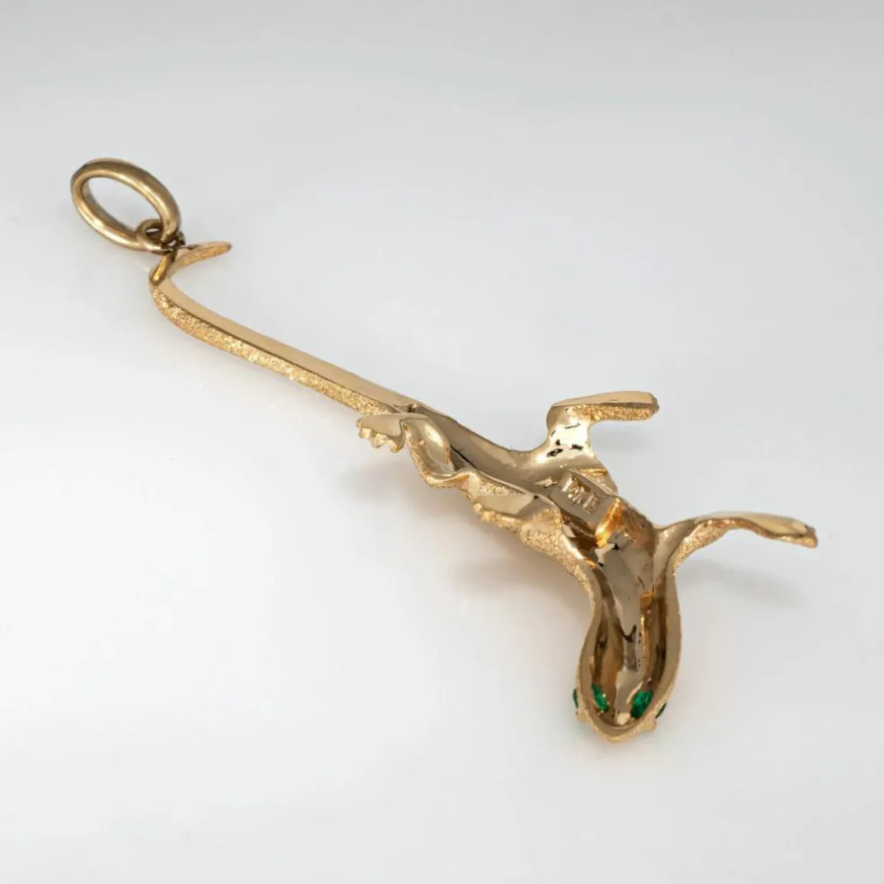 Pendentif Gecko en or jaune 14 carats avec breloque en forme de lézard et yeux émeraude
