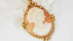 Pendentif Important Or Jaune Et Camée