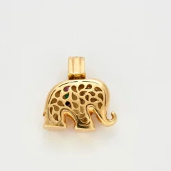 Pendentif éléphant précieux