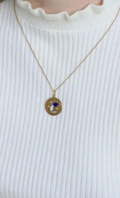 Pendentif médaille astrologique Verseau, or et émail