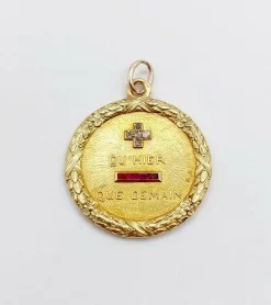 Pendentif médaille d'amour 23mm or jaune diamant et rubis AUGIS (circa 1920)