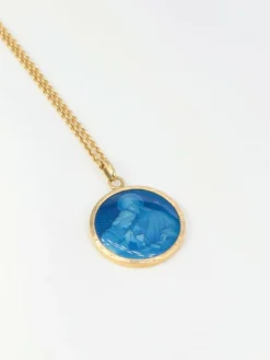 Pendentif médaille en or et émail bleu