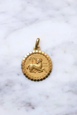 Pendentif médaille or jaune vintage astrologique Bélier