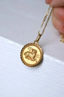 Pendentif médaille or jaune vintage astrologique Bélier