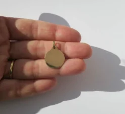 Pendentif médaille rond en or jaune à graver
