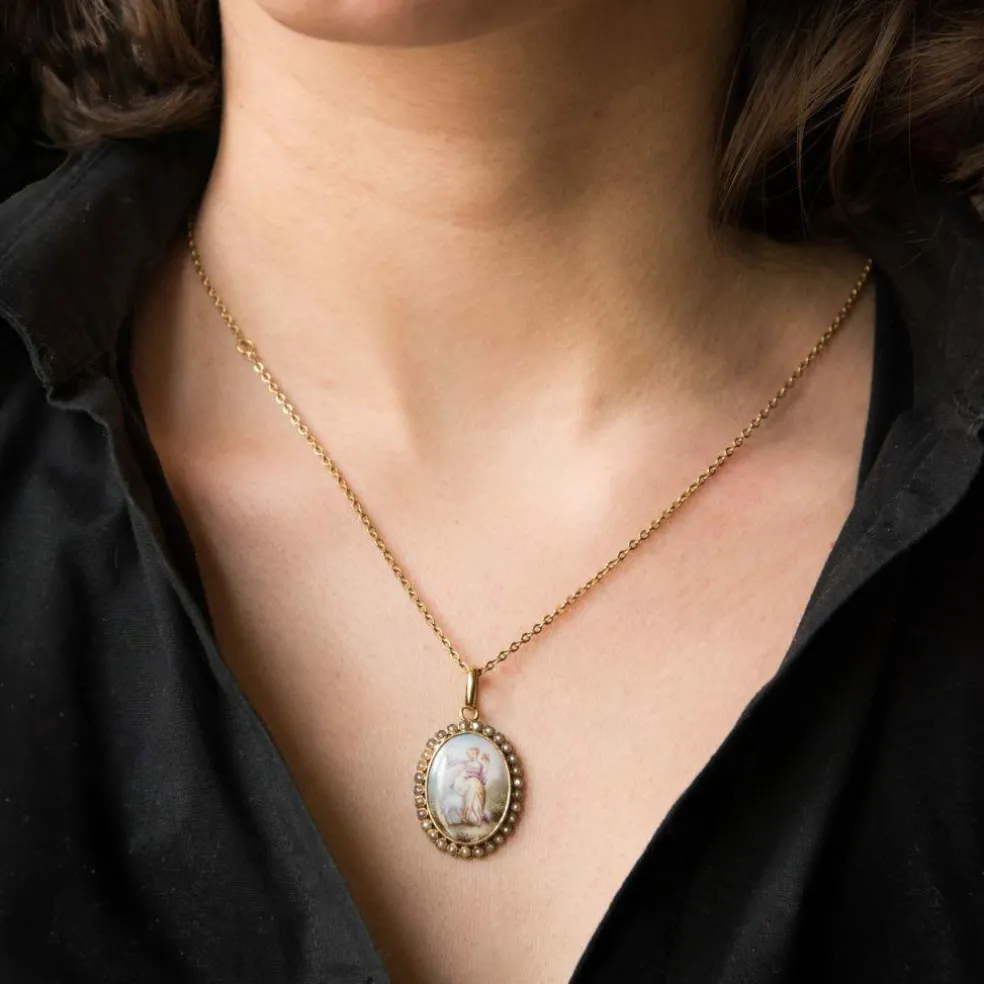 Pendentif médaillon ancien miniature sur porcelaine et perles fines