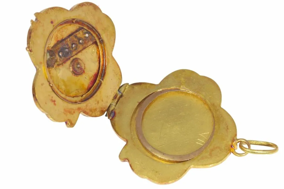 Pendentif médaillon porte-bonheur en or vintage