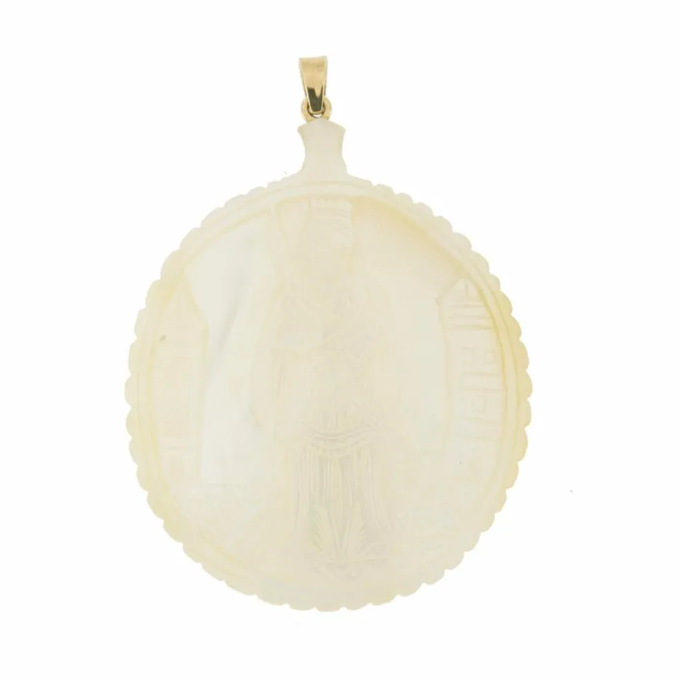 Pendentif nacre sculptée