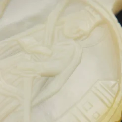 Pendentif nacre sculptée