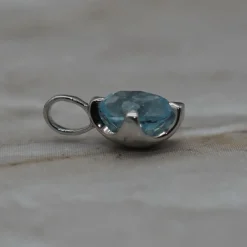 Pendentif or blanc aigue marine