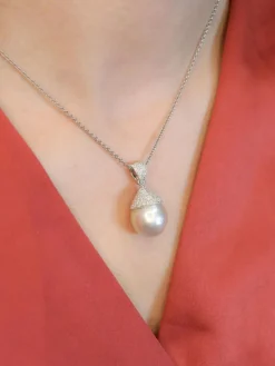 Pendentif or blanc diamants perle baroque