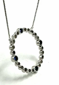 Pendentif or blanc diamants, saphirs