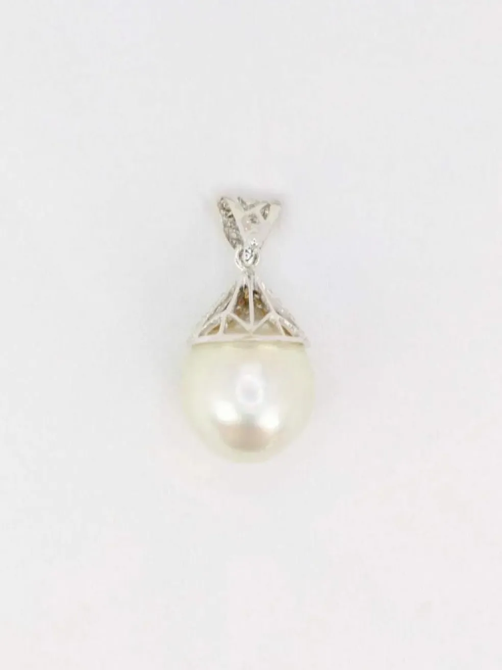 Pendentif or blanc diamants perle baroque
