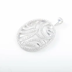 Pendentif or blanc et diamants