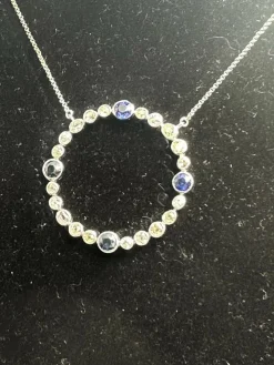 Pendentif Or blanc Saphirs Diamants