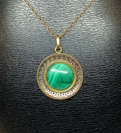 Pendentif Or jaune cabochon de Malachite