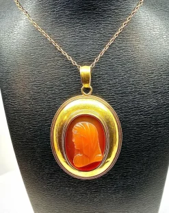 Pendentif Or jaune Camée en cornaline