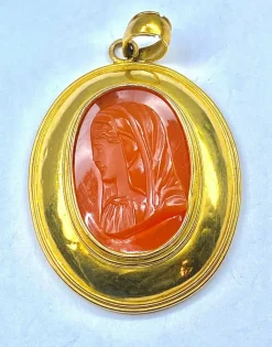Pendentif Or jaune Camée en cornaline