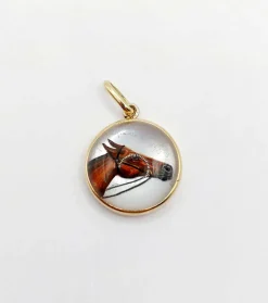 Pendentif or jaune, cristal d'Essex tête de cheval (circa 1900)