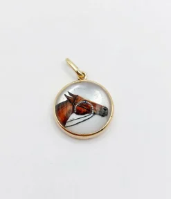 Pendentif or jaune, cristal d'Essex tête de cheval (circa 1900)