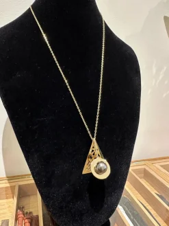 Pendentif or jaune perle de Tahiti