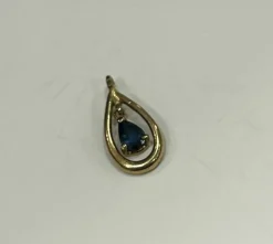 Pendentif or jaune saphir