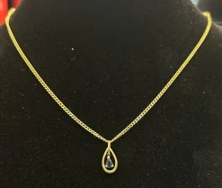 Pendentif or jaune saphir