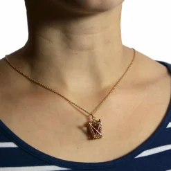 Pendentif or pagode cornaline