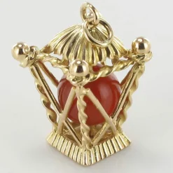 Pendentif or pagode cornaline
