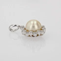 Pendentif perle Akoya et ses diamants