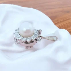 Pendentif perle de culture diamants or blanc