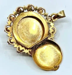 Pendentif porte photo perle et pierres rouges