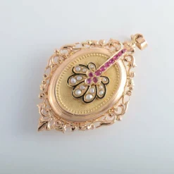 Pendentif porte-photo rubis de synthèse et perles