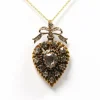 Pendentif reliquaire Napoléon III or jaune, émail et diamants taille rose