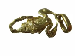 Pendentif Scorpion or sculpté zodiaque