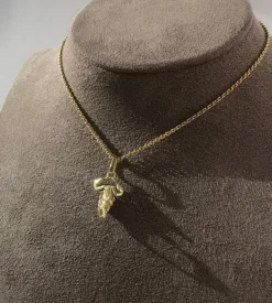 Pendentif Scorpion or sculpté zodiaque