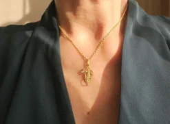 Pendentif Scorpion or sculpté zodiaque