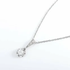 PENDENTIF SUR CHAINE DIAMANT TAILLE MODERNE