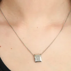 Pendentif sur chaîne Diamants